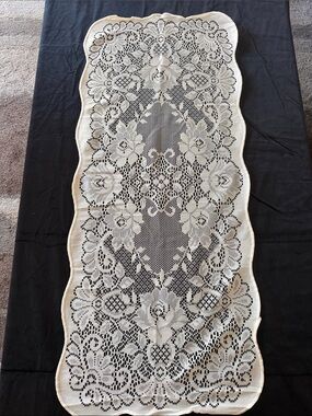Vintage Ivory Cream Lace Table Runner - Elegant Floral Design